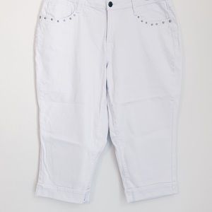 Earl Jeans White Capris